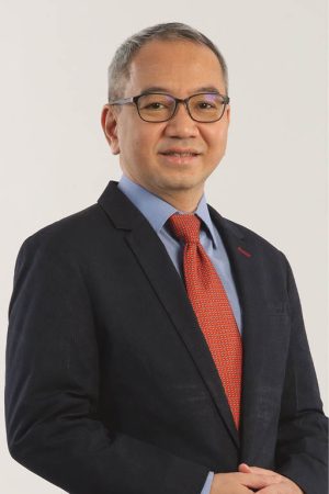 [2] Erwin O. Avante